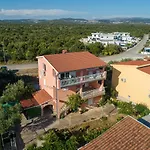Seaview & Balcony Petra Apartment