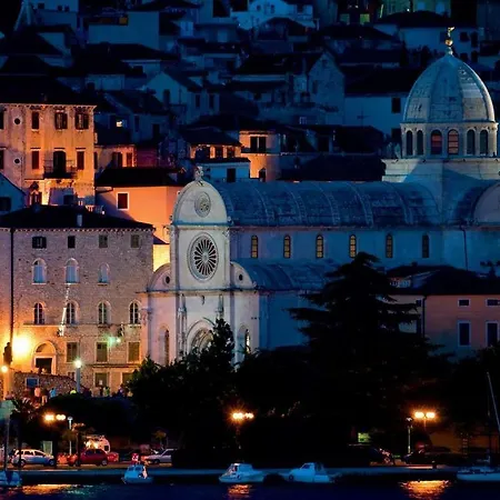 Seaview & Balcony Petra *