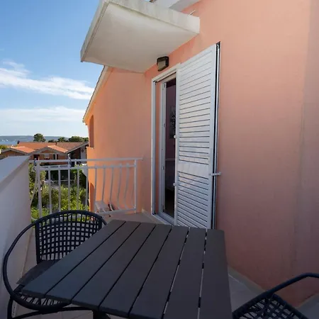 Seaview & Balcony Petra *