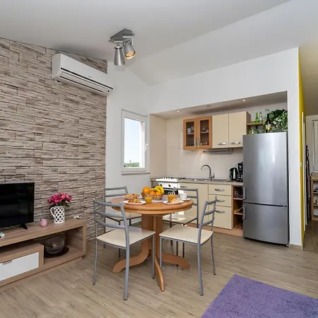 Seaview & Balcony Petra *