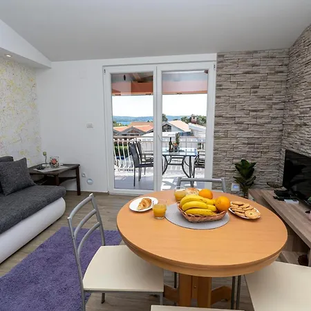 Apartment Seaview & Balcony Petra *