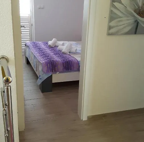 Seaview & Balcony Petra *