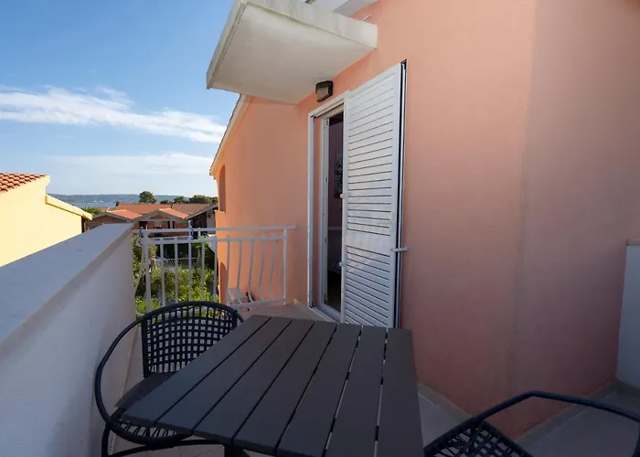 Seaview & Balcony Petra *