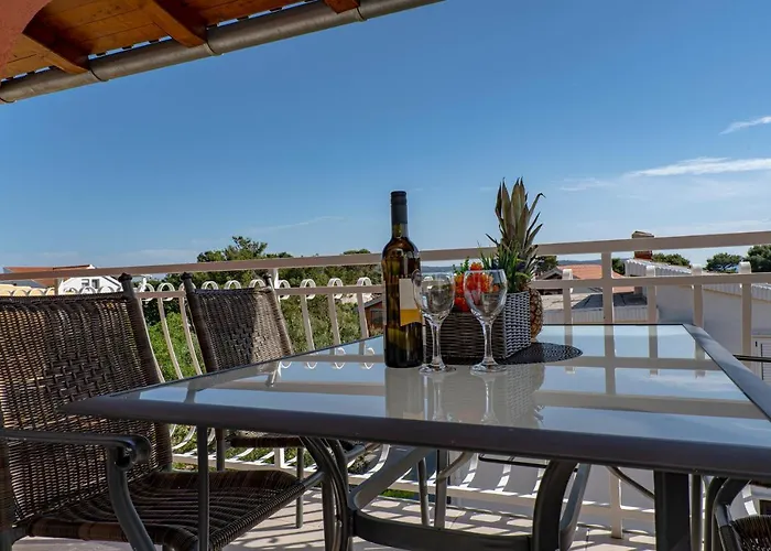 Apartman Seaview & Balcony Petra