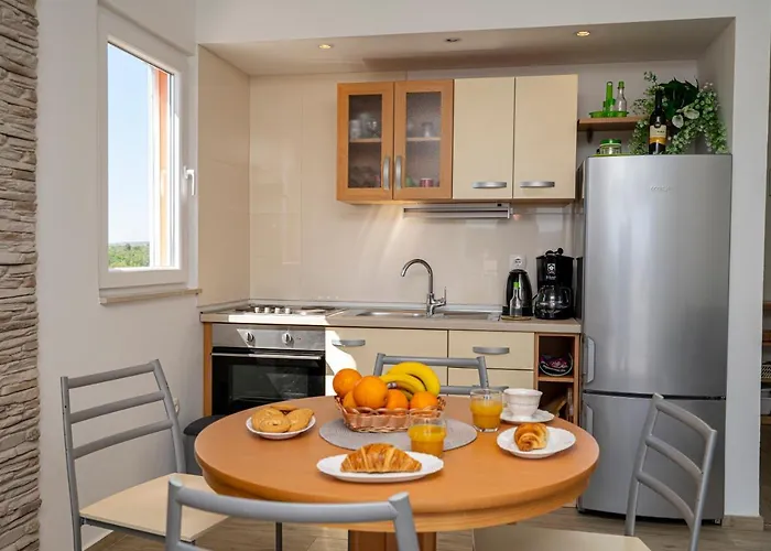 Seaview & Balcony Petra Apartman *