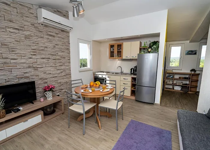 Seaview & Balcony Petra Apartman